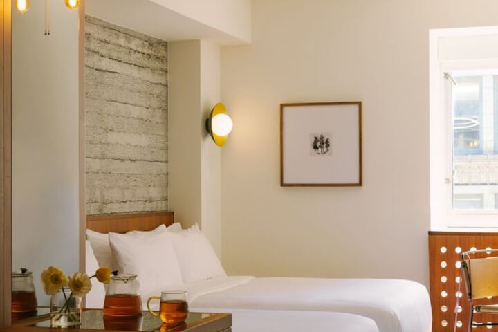 Room 27 of 46