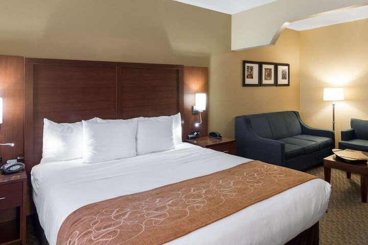 Room 32 of 48
