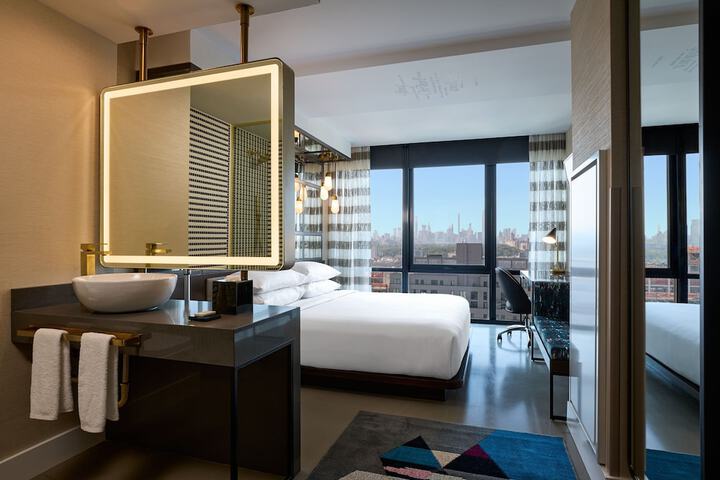 Room 17 of 42