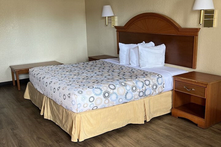 Room 62 of 91