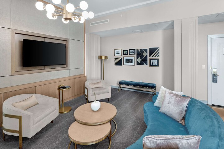 Tulsa Club Hotel Curio Collection by Hilton
