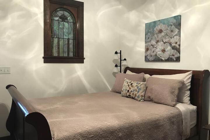 McGrady Inn - Bed & Breakfast
