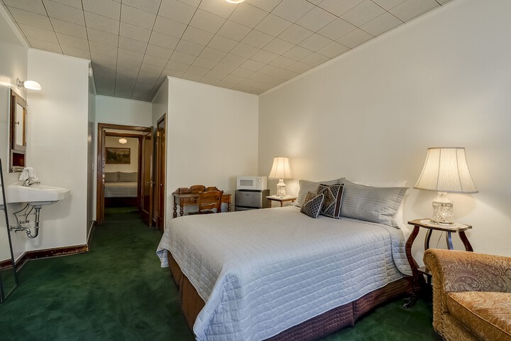 Ryan Hotel