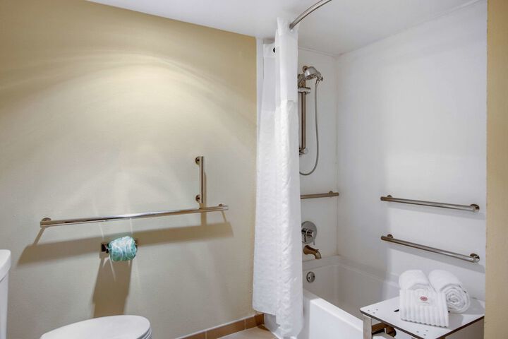 Room 5 of 28
