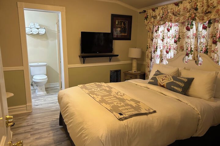 Arrowhead Lake Inn