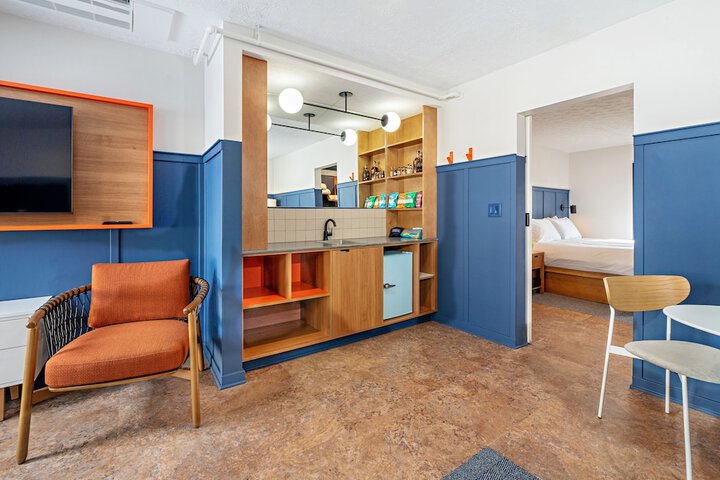 Room 21 of 52