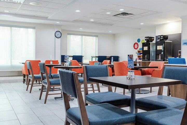 Holiday Inn Express Hotel & Suites Memphis / Germantown by IHG