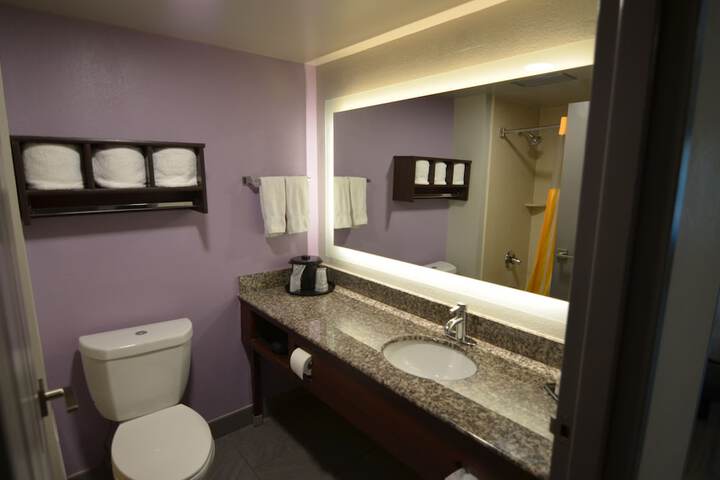 Room 11 of 34
