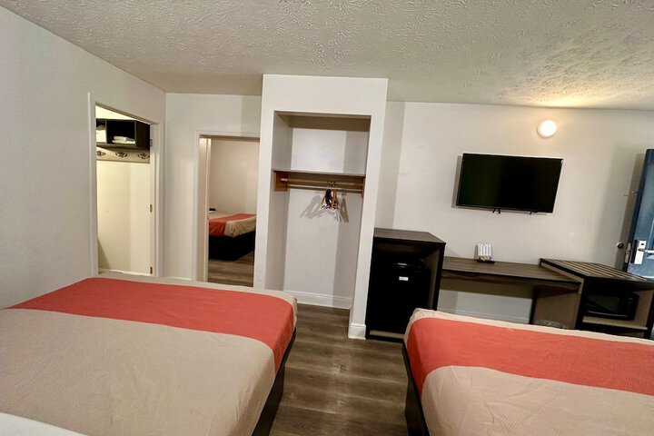 Room 31 of 40