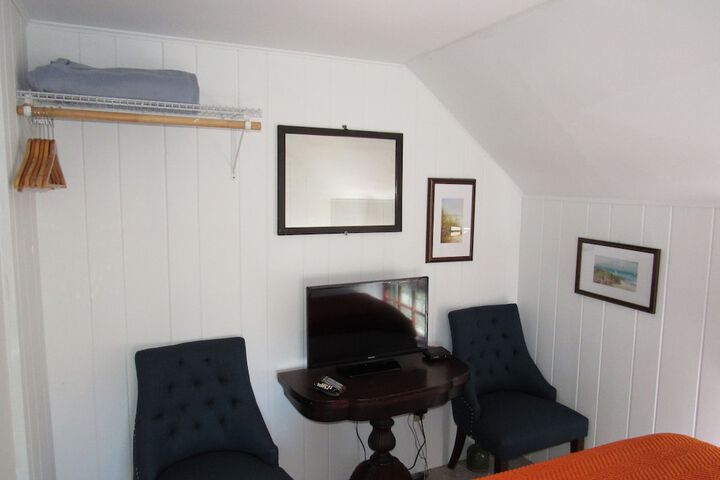 Room 65 of 127