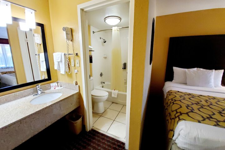 Room 20 of 24