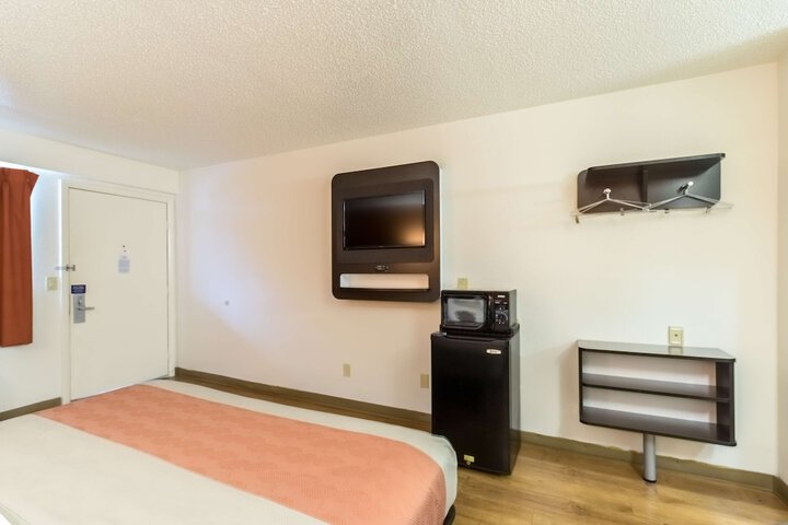 Room 31 of 40