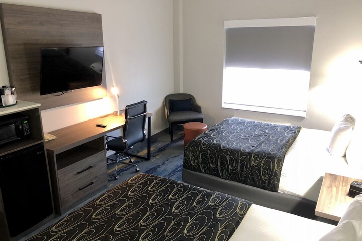 Room 27 of 60