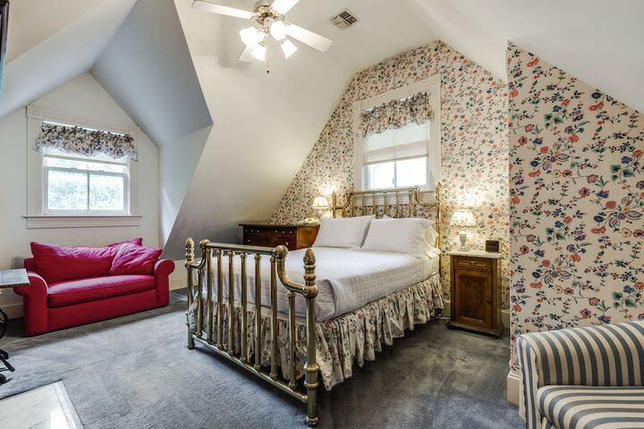 Room 34 of 46