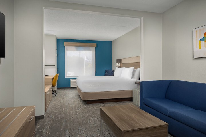 Room 28 of 47