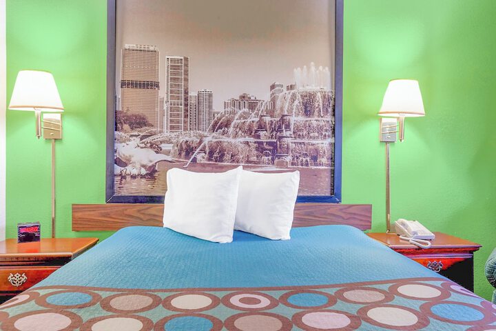 Room 54 of 61