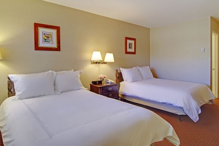 Room 32 of 71