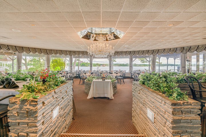 Ballroom/Hall 35 of 45
