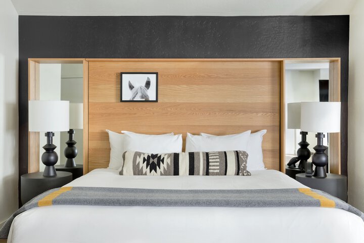 Room 34 of 47