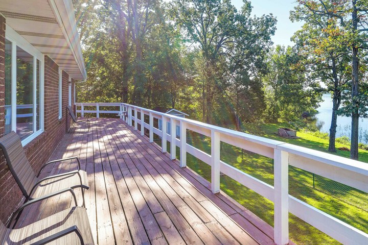 Lakefront Arkansas Escape w / Grill Dock & Kayaks!