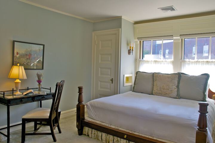 Room 9 of 31