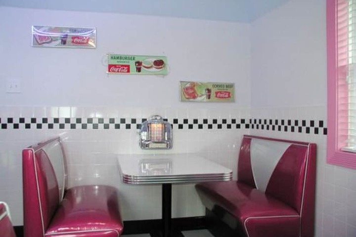 Dining 68 of 77