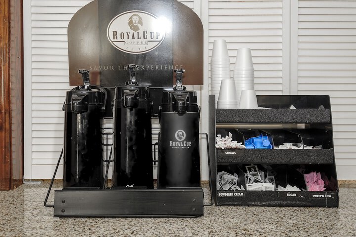 Breakfast/Coffee Service 24 of 26