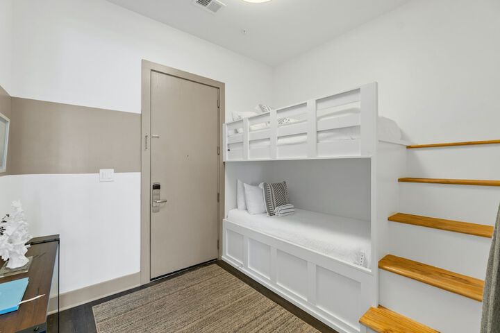 Room 62 of 118