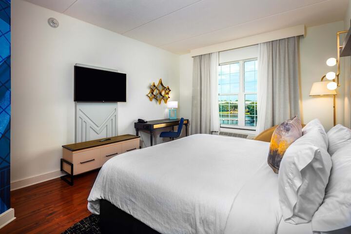 Room 27 of 49