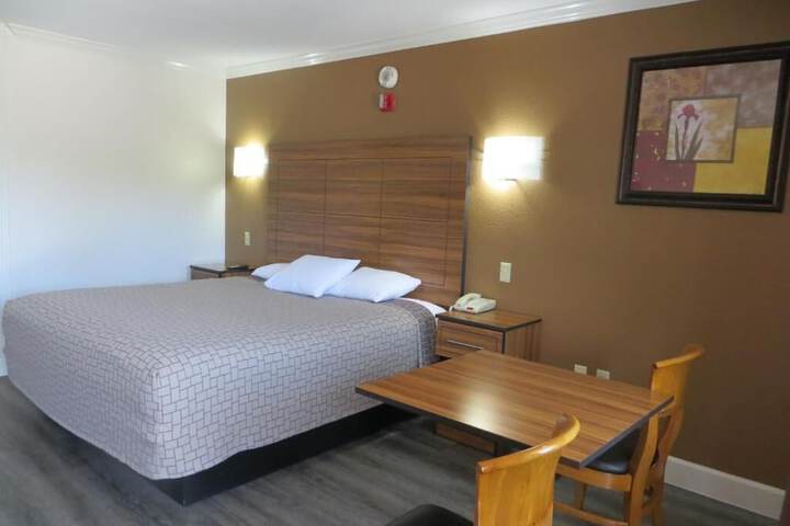 Room 18 of 31