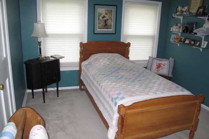 THE BIRDHOUSE BED & BREAKFAST
