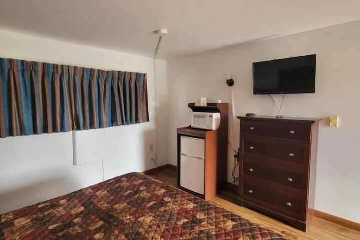 Daniels Motel