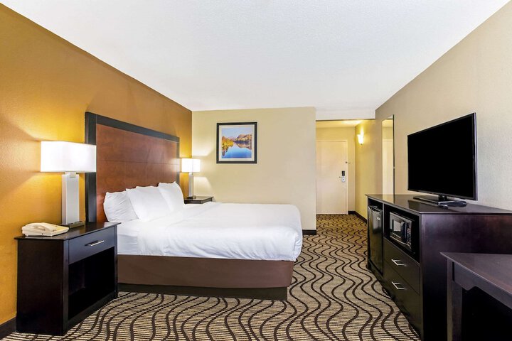 Room 12 of 31