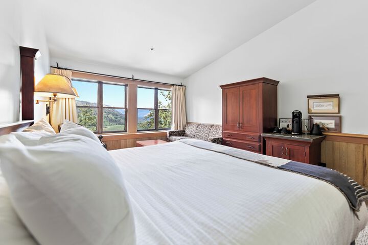 Sun Mountain Lodge