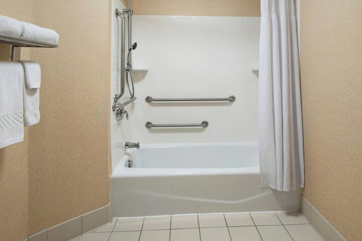 Room 13 of 20