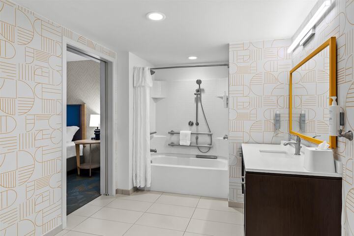 Home2 Suites by Hilton Youngstown West / Austintown