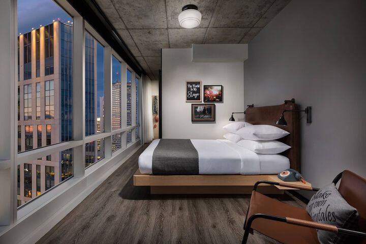 Room 27 of 63