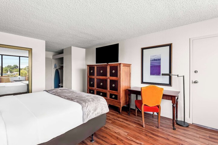 Room 21 of 26