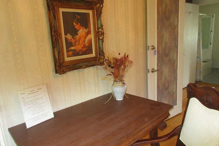 Room 21 of 42