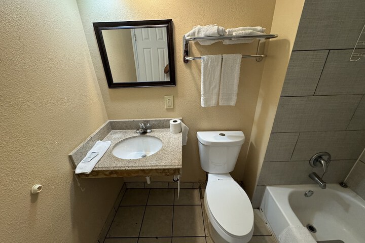 Room 8 of 15