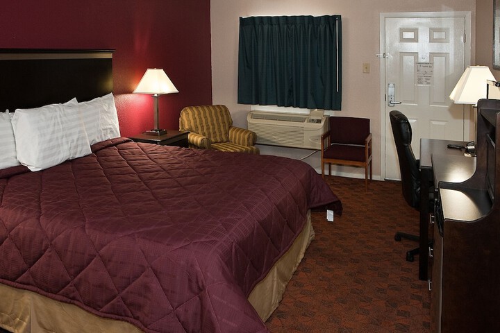 Room 9 of 11