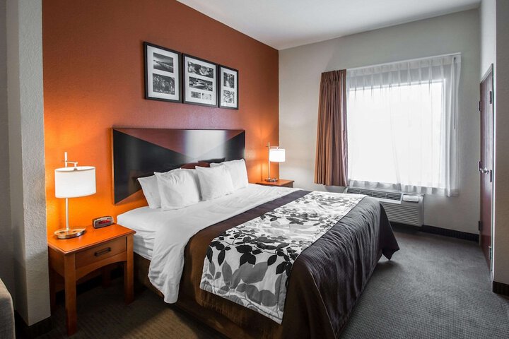 Room 20 of 28