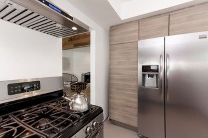 3Br 2BA Modern Luxury House by RedAwning