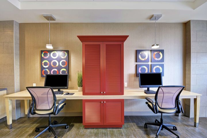 Business Center 39 of 40