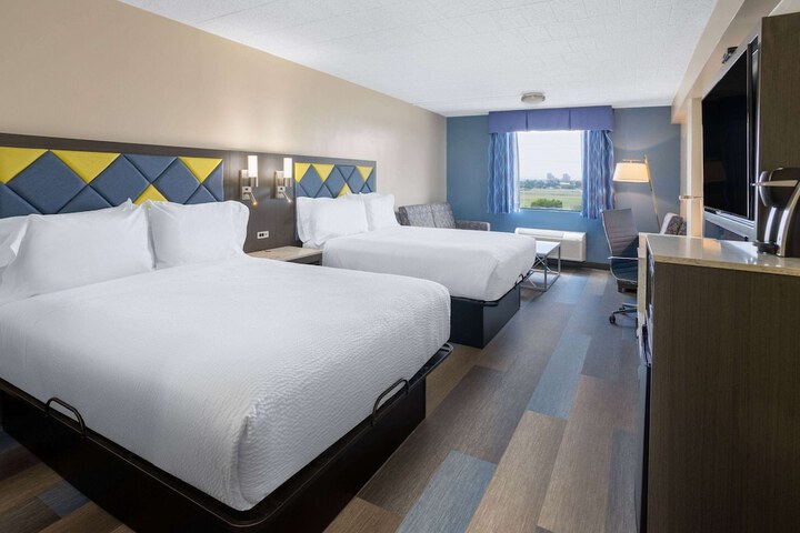 Days Hotel by Wyndham North Bergen / NYC Area