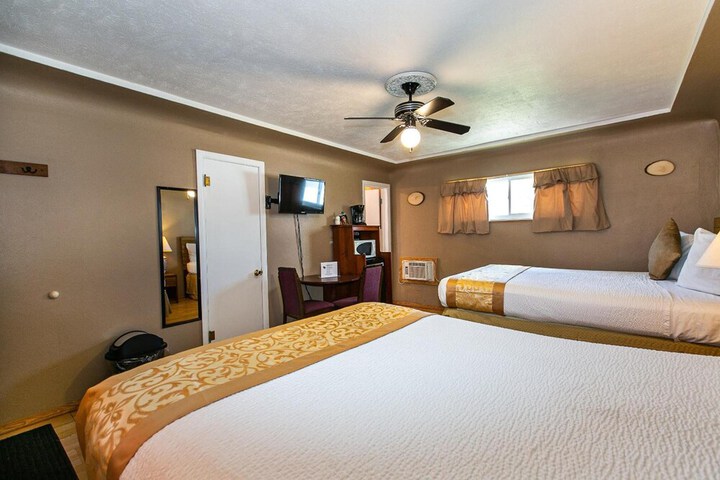 The Wisconsin Wood Inn