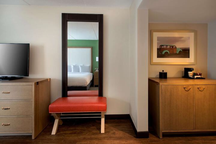 Room 16 of 27