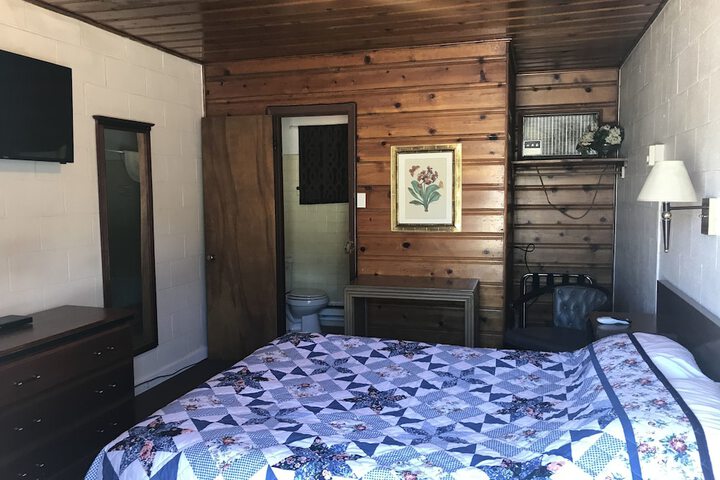Room 8 of 20