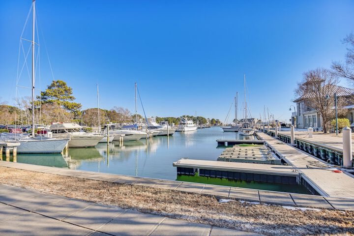 Walk to Beach: Home w / Pool Access in White Stone