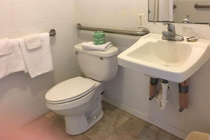 Room 9 of 26